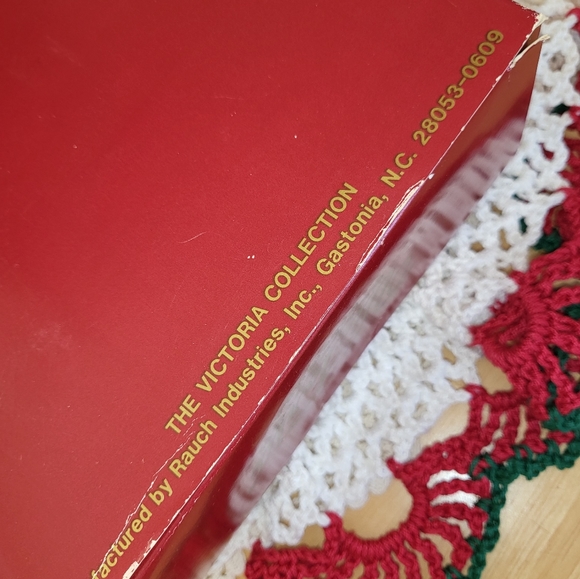 The Victoria Collection Box of Six Vintage Glass Ornaments - Picture 3 of 3